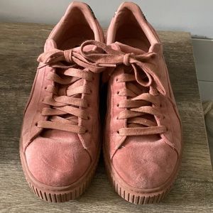 PUMA Suede Platform Women's Sneakers